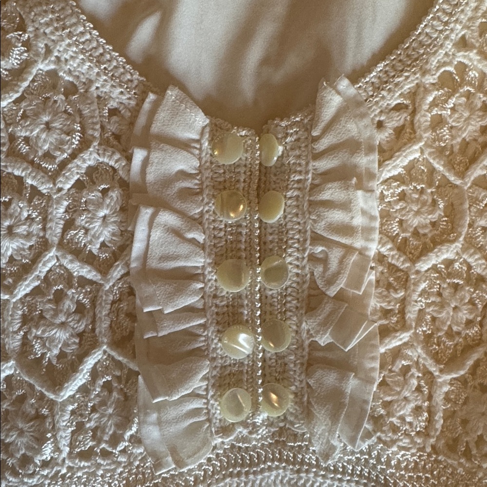 Karen Millen Cream Lace Dress with Black Accents - Picture 4 of 5